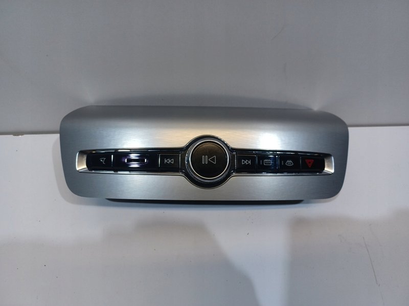 Panel radia Volvo XC90 P31346789