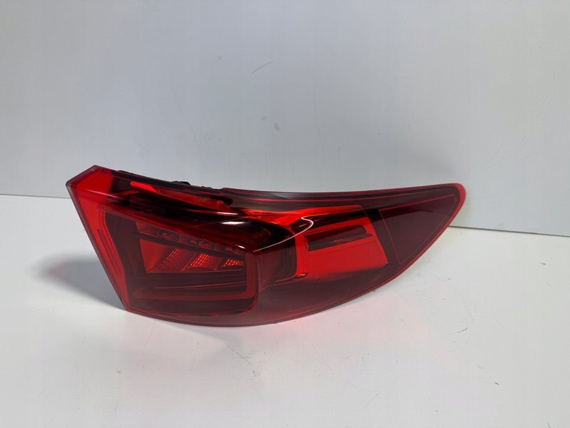 CUPRA FORMENTOR 5FF LAMPA REFLEKTOR ŚWIATŁO PRAWY TYŁ LED 5FF945208