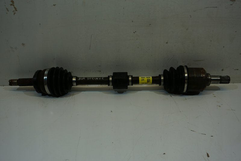 KIA STONIC PÓŁOŚ PRZEDNIA LEWA 49500-H8250