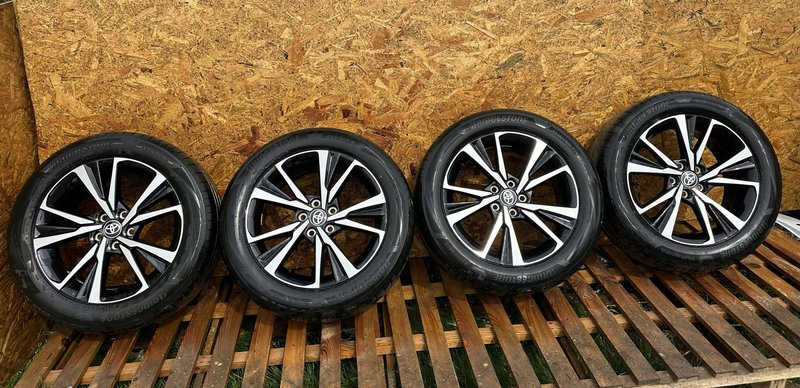 TOYOTA C-HR II FELGI ALUMINIOWE KOŁA OPONY 7Jx18 ET35 5x114.3 225/55 R18