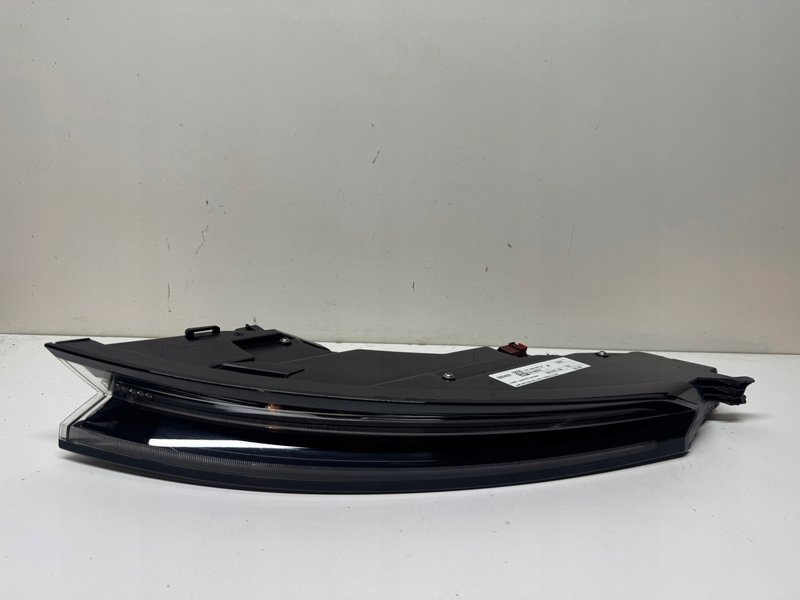 PORSCHE TAYCAN LAMPA TYLNA LEWA 9J2945091D