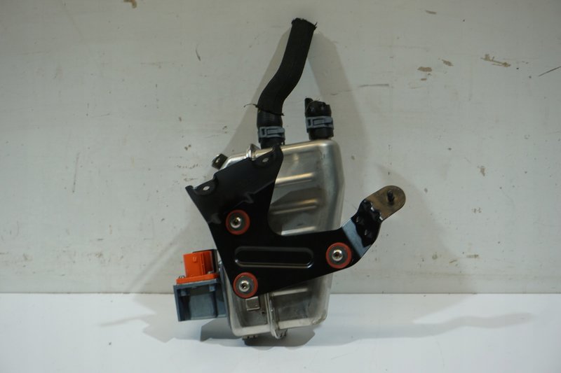 AUDI E-TRON WYMIENNIK CIEPŁA 3Q0963231E