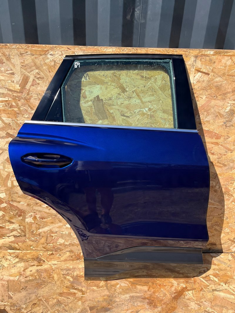 Audi Q4 E-Tron Etron drzwi tylne prawe prawy tył