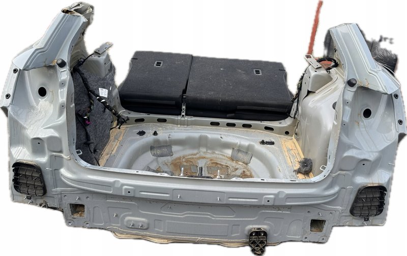 AUDI Q2 81A TYLNA ĆWIARTKA BŁOTNIK PRAWY TYŁ