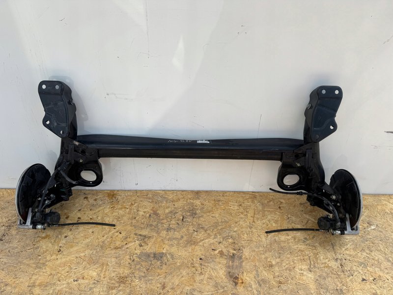 MG ZS EV TYLNA BELKA ZAWIESZENIA TYŁ TYLNA