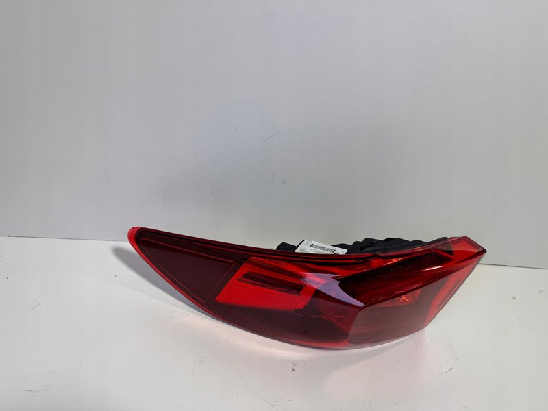 CUPRA FORMENTOR 5FF LAMPA REFLEKTOR LEWY TYŁ LED 5FF945207