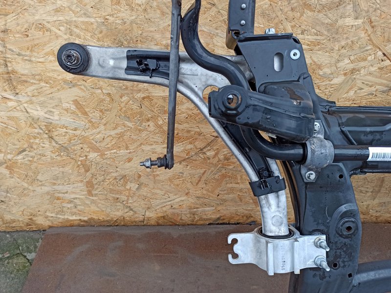 WAHACZ MERCEDES GLA PRAWY LEWY