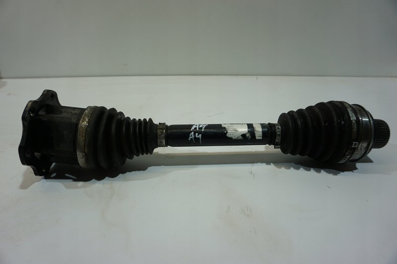 AUDI A4 B9 PRZEDNIA PÓŁOŚ