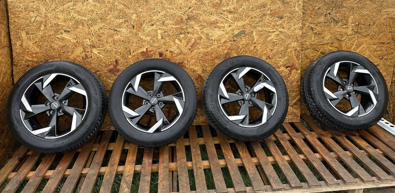 NISSAN JUKE II F16 FELGI ALUMINIOWE KOŁA OPONY 7Jx17 5x114.3 ET35 215/60