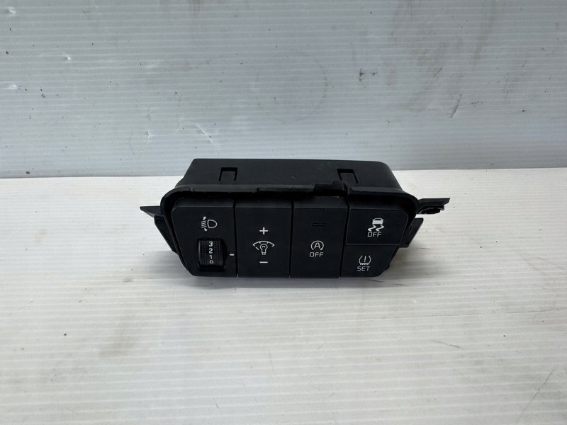 Przełącznik świateł EUROPA ORYGINAŁ KIA Stonic LIFT