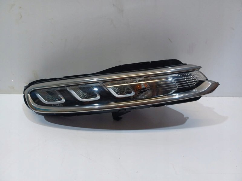 CITROEN C3 III LAMPA PRZÓD PRAWA 9820877880