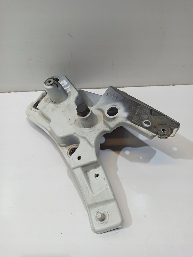 ŚLIZG UCHWYT WSPORNIK BŁOTNIKA VOLVO XC60 II 31424578 LEWY