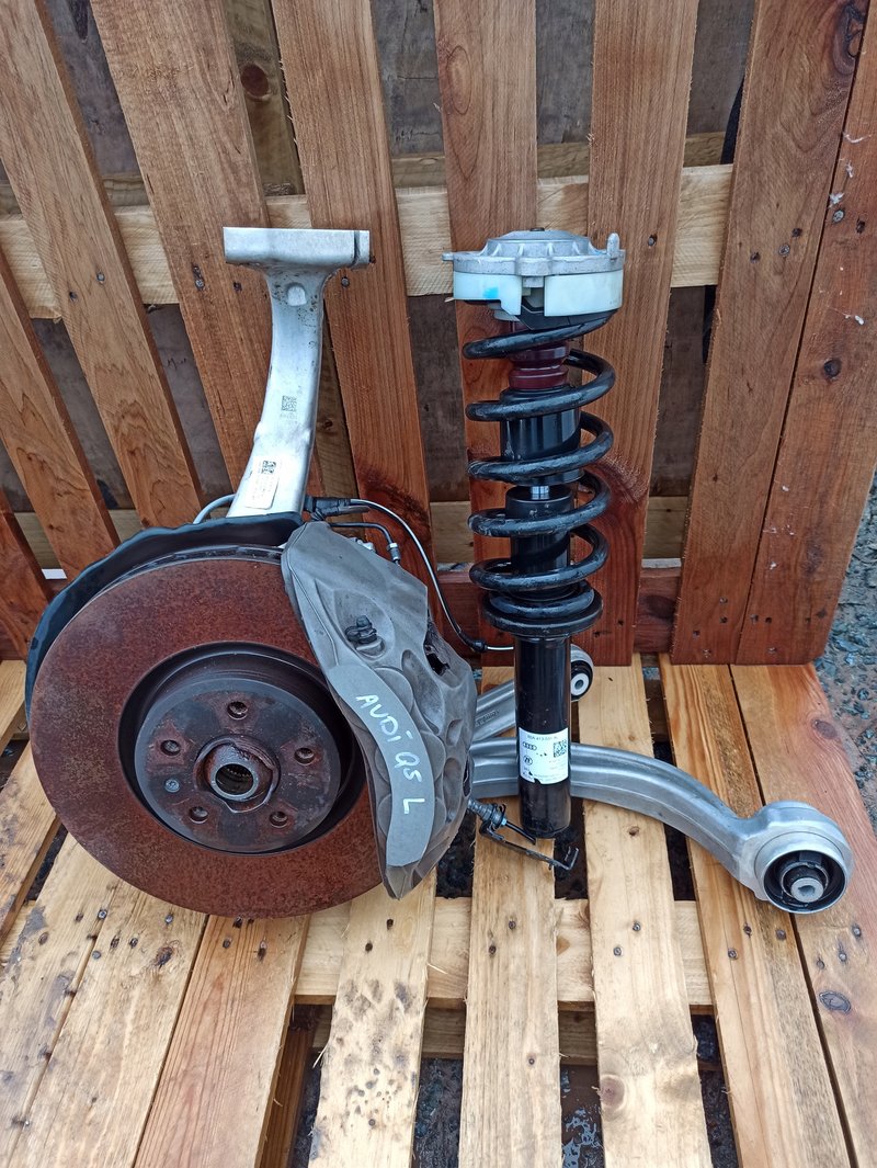 AUDI Q5 80A NOGA PIASTA ZWROTNICA LEWA STRONA