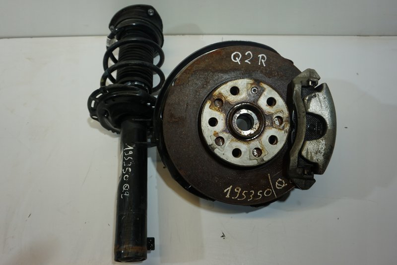 AUDI Q2 MCPHERSON ZWROTNICA AMORTYZATOR 5Q0413031HJ