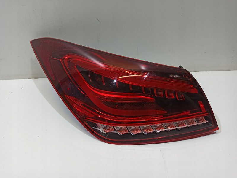LAMPA LEWA W BŁOTNIK MERCEDES CLA W118 SEDAN