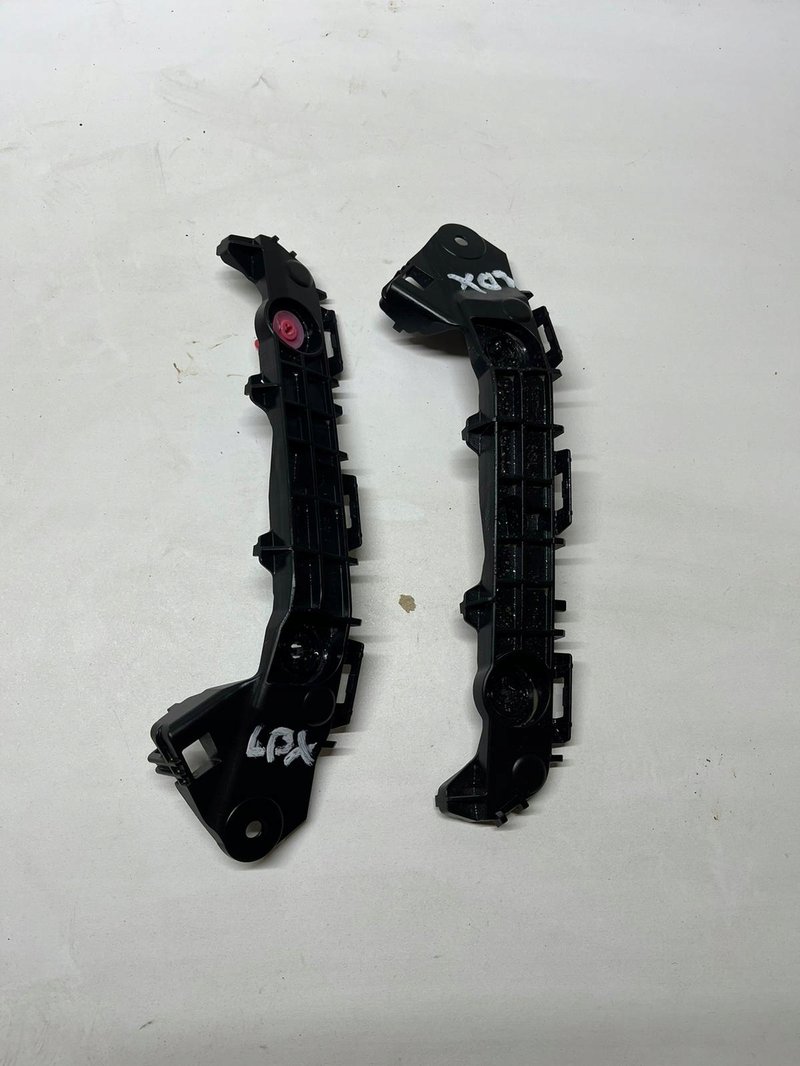 ŚLIZG MOCOWANIE ZDERZAKA LEWY PRAWY TYŁ LEXUS LBX 52576-52270