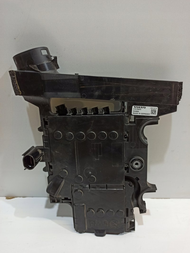 ROZDZIELACZ PRĄDU OBUDOWA VOLVO XC60 II 31676643