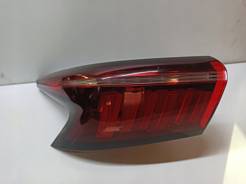 LAMPA TYLNA W BŁOTNIK PRAWA LEWA OMODA 5 605001253AA 605001254AA