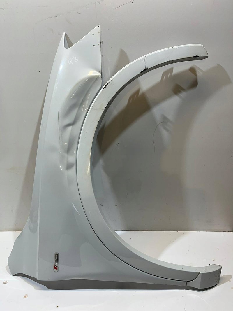 BŁOTNIK PRAWY PRZÓD AUDI Q3 SLINE S-LINE 8U0