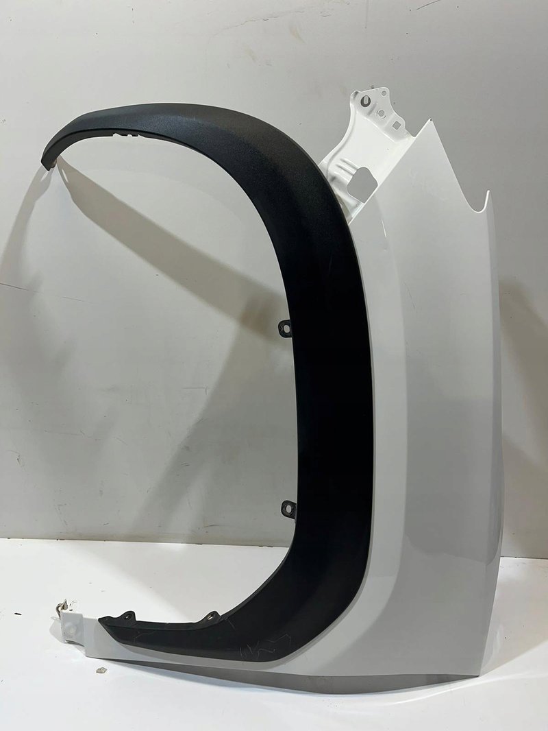 BŁOTNIK LEWY PRZÓD TOYOTA YARIS CROSS