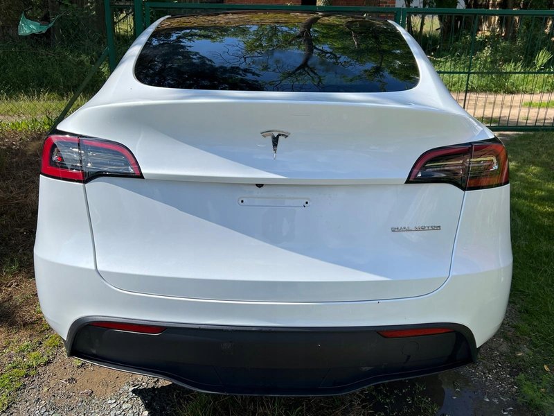 Tesla model Y SŁUPEK B środkowy PRÓG lewy prawy