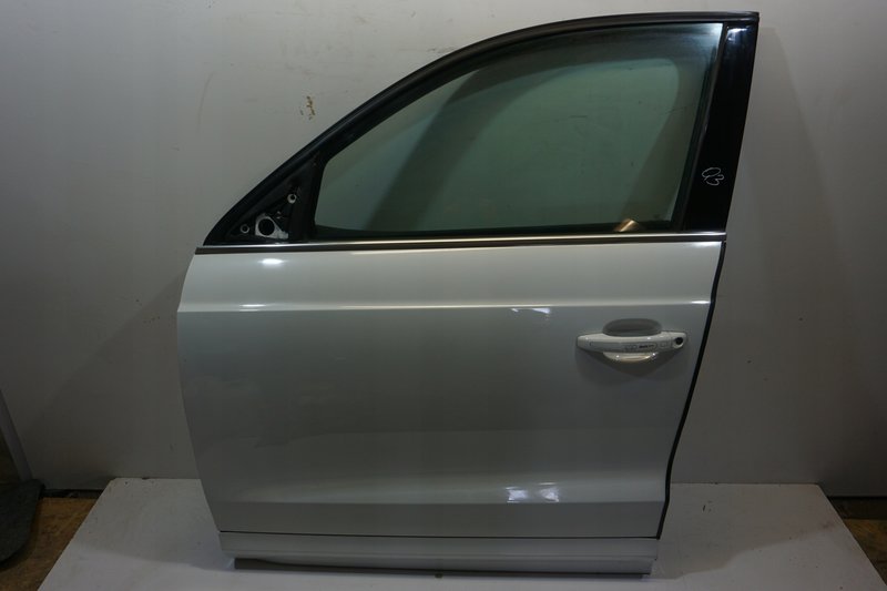 Audi Q3 8U0 drzwi przednie LEWE LEWY przód