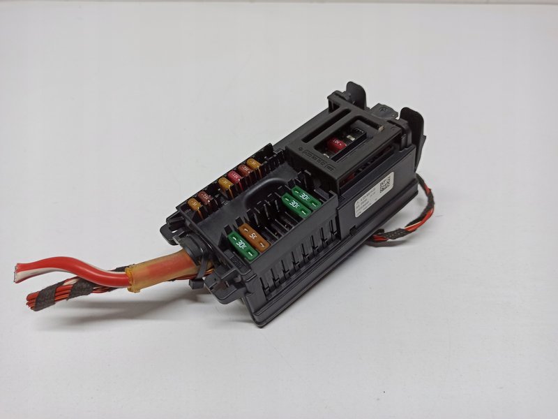 MERCEDES C W206 SKRZYNKA BEZPIECZNIKÓW A2239060402