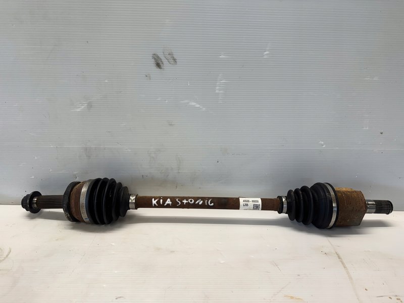 PÓŁOŚ PRZEDNIA PRAWA 49501-H8060 KIA STONIC 1.25i G4LF LIFT 22r