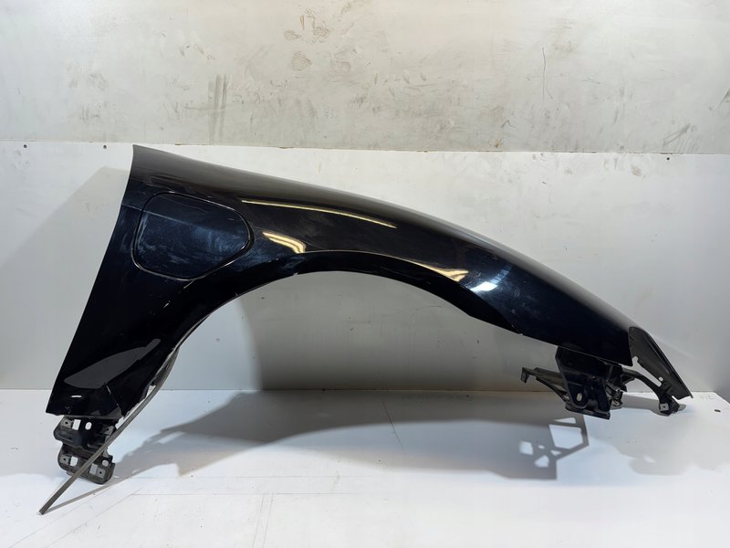 PORSCHE TAYCAN BŁOTNIK PRZEDNI PRAWY PRZÓD