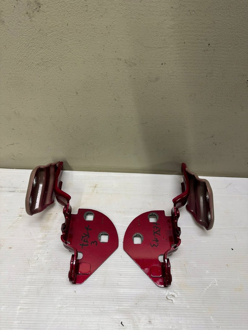 TESLA MODEL 3 ZAWIASY MASKI LH/RH