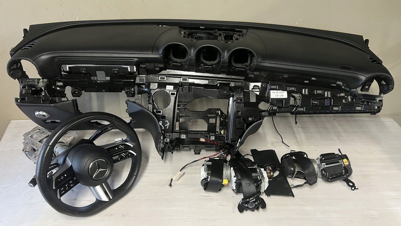 Konsola pulpit deska Mercedes GLC 254 COUPE SUV AIRBAG PASY PODUSZKI