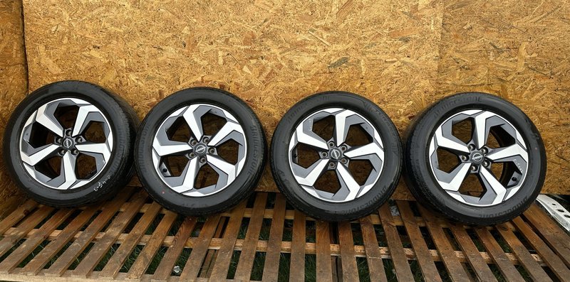 NISSAN QASHQAI III J12 FELGI ALUMINIOWE OPONY 7Jx18 ET45 5x114.3 235/55 R18