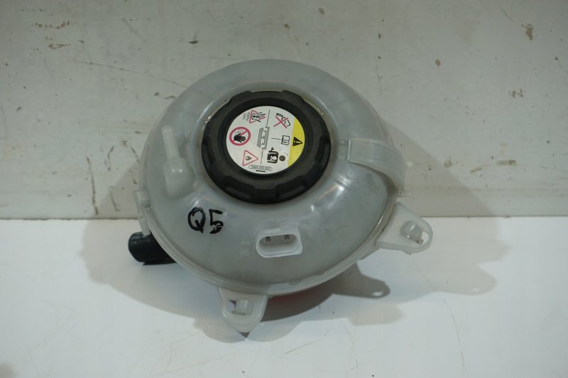 AUDI Q5 ZBIORNICZEK WYRÓWNAWCZY 5Q0121407M