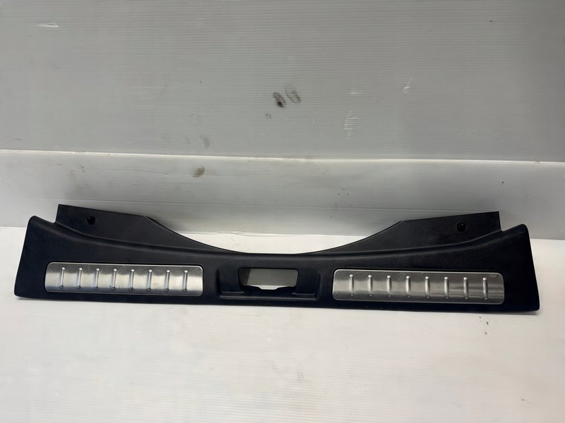 NAKŁADKA OSŁONA PASA TYŁ RANGE ROVER EVOQUE L538 BJ3M113A10AD8PVJ