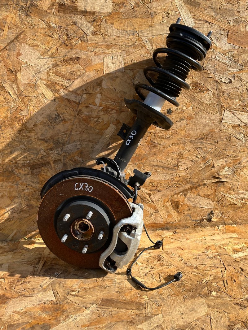 MAZDA CX-30 CX30 MCPHERSON ZWROTNICA AMORTYZATOR PRAWY PRZÓD