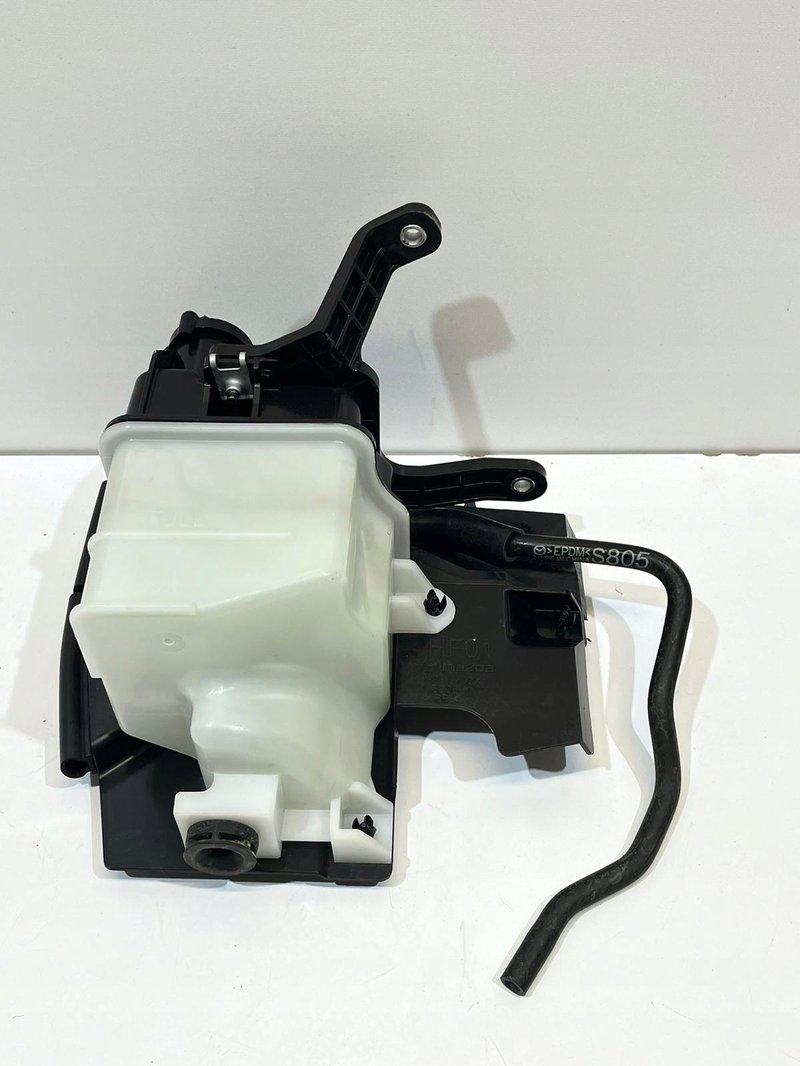 MAZDA CX-30 ZBIORNICZEK WYRÓWNAWCZY WODY HF01-102X1