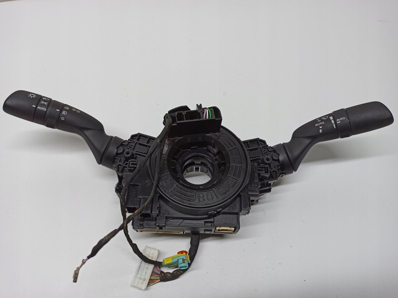 TOYOTA CHR MANETKI PRZEŁACZNIKI ZESPOLONE TAŚMA 89245-02