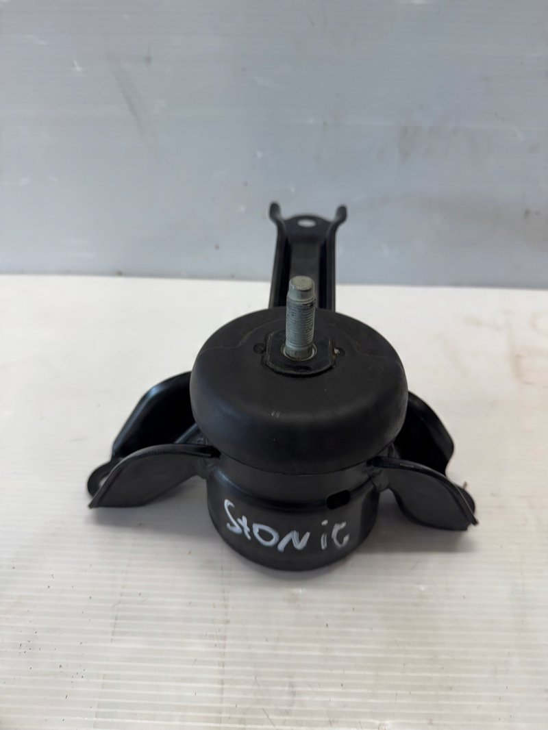 Kia Stonic łapa poduszka silnika