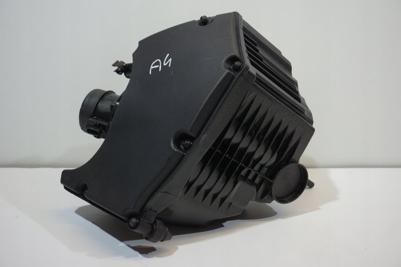 AUDI A4 B9 OBUDOWA FILTRA POWIETRZA 8W0133835P