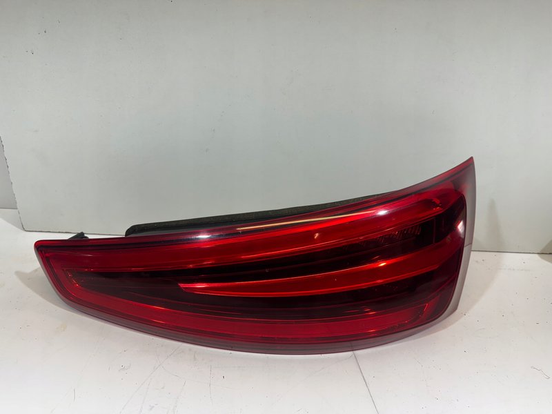 AUDI Q3 8U LAMPA PRAWA TYŁ TYLNA LED 8U0945094A