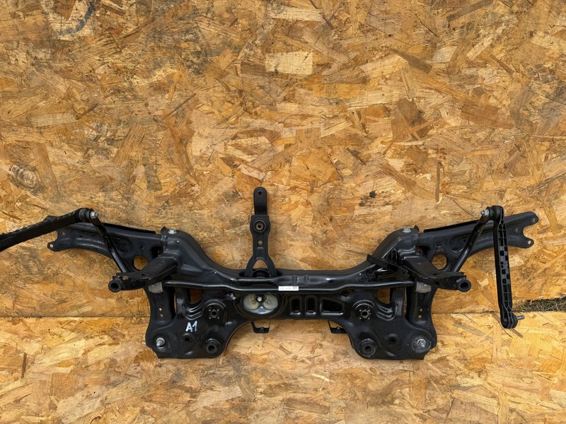 AUDI A1 82A WAHACZ PRZEDNI LEWY PRAWY