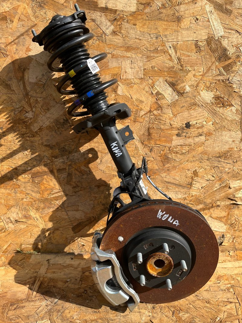 HYUNDAI KONA I 1.0 MCPHERSON ZWROTNICA AMORTYZATOR LEWY PRZÓD