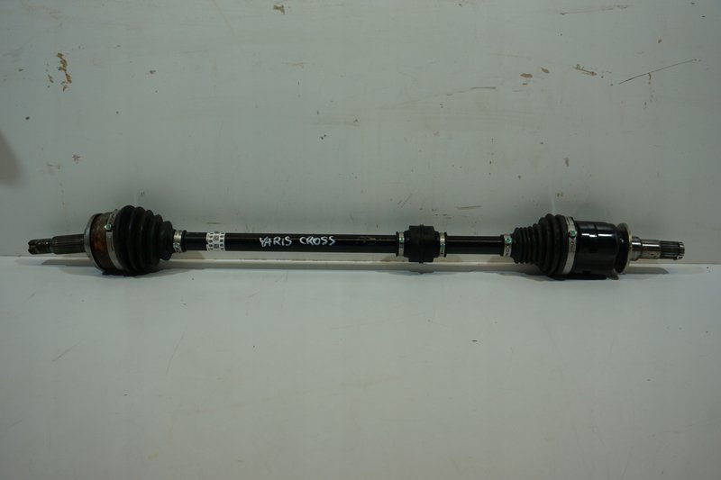 TOYOTA YARIS CROSS PÓŁOŚ PRZEDNIA PRAWA 43410-0D810