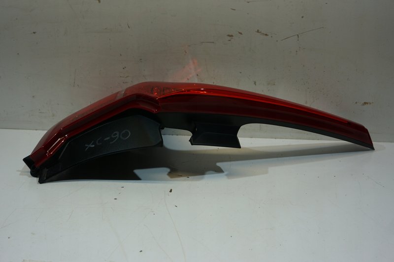 VOLVO XC 90 II LAMPA LEWA TYŁ TYLNA EUROPA