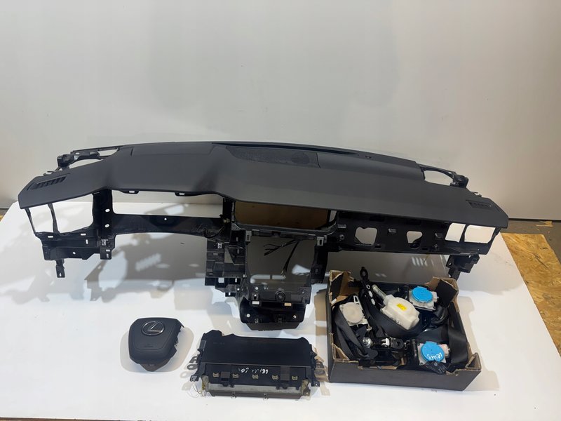 LEXUS LBX KONSOLA DESKA ROZDZIELCZA AIRBAG PASY