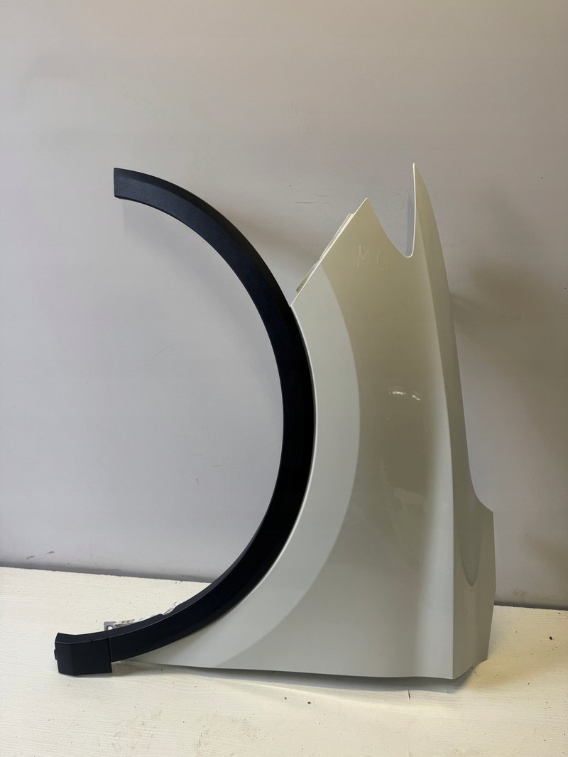 MG ZS BŁOTNIK PRZEDNI LEWY PRZÓD