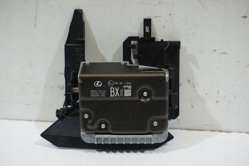 LEXUS LBX KAMERA SZYBY PRZÓD PRZEDNIEJ 8646C-52110