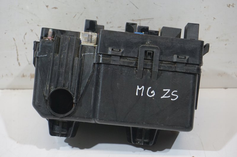 MG ZS SKRZYNKA BEZPIECZNIKÓW 10837494