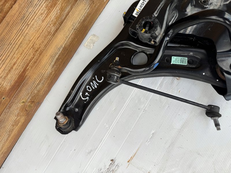 KIA Stonic wahacz lewy przedni 54500H8500