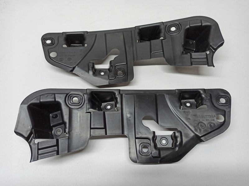 PORSCHE TAYCAN 9J1 MOCOWANIE TAPICERKI PROGU 9J1867730A